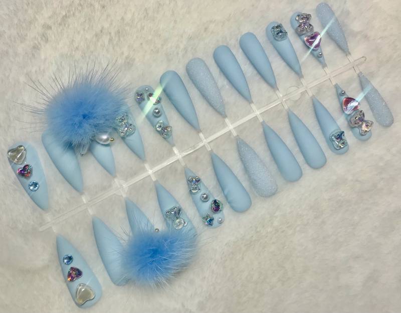 Baby Blau Matt 3D Bär, Herzen, Perlen Edelsteine von CuteAggressionNails