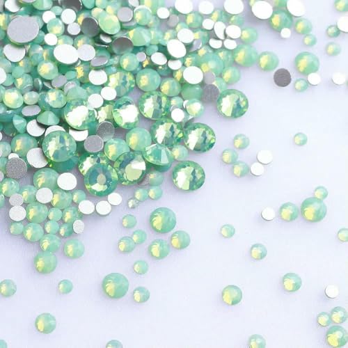 14400 Stück SS3–SS20 Glas-Strasssteine in verschiedenen Größen, Kristall, nicht zum Hotfixieren, silberfarbene Flatback-Steine für DIY-Nagelkunst-Zubehör, Grüner Opal, verschiedene Größen 14400 Stück SS3–SS20 Glas-Strasssteine in verschiedenen Größen, Kristall, nicht zum Hotfixieren, silberfarbene Flatback-Steine für DIY-Nagelkunst-Zubehör, Grüner Opal, verschiedene Größen von DEFRTG