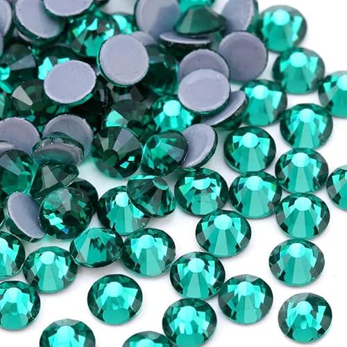 Mehrfarbige SS6-SS30 Kristallglas-Glitzer-Strasssteine mit flacher Rückseite, Hotfix-Strasssteine für Nagelkunst, Nähen und Stoffdekoration – Grüner Zirkon – SS30 – 288 Stück Mehrfarbige SS6-SS30 Kristallglas-Glitzer-Strasssteine mit flacher Rückseite, Hotfix-Strasssteine für Nagelkunst, Nähen und Stoffdekoration – Grüner Zirkon – SS30 – 288 Stück von DEFRTG