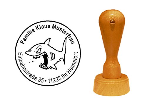 Stempel personalisiert runder Holzstempel böser Hai Haifisch Shark Adressstempel Ø 40 mm mit persönlicher Adresse und Motiv von DEKOLANDO