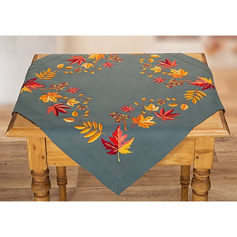 Stickmitteldecke "Herbstlaub & Beeren"