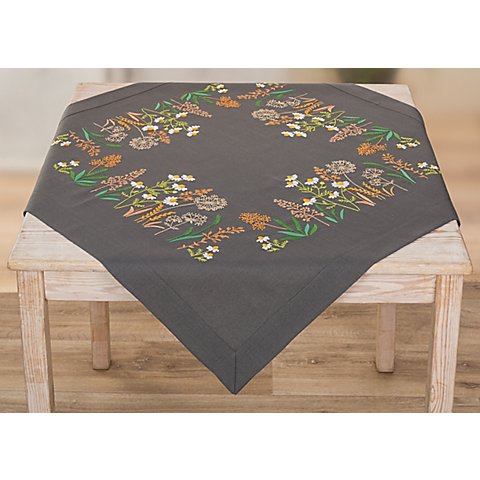 Stickmitteldecke "Wildblumenwiese" Stickmitteldecke "Wildblumenwiese"