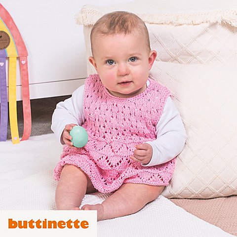 Strickanleitung – Babykleidchen aus Woll Butt Baby von buttinette