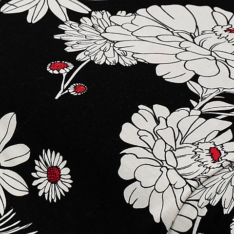 Viskose-Jersey "Blumen", schwarz/offwhite/rot