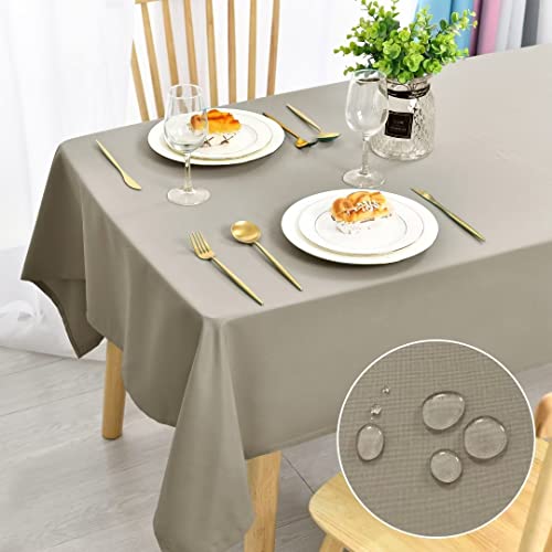 DWCN Taupe Tischdecke Fleckschutz Abwaschbar Tischwäsche Wasserdicht Tischtuch für Esszimmer, Garten, Party, Hochzeiten oder Haushalt,130x130cm von DWCN