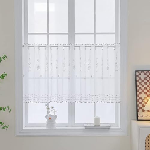 Daliena Scheibengardine transparent weiß modernstil mit gestickt für Flügelfenster oder Sprossenfenster mit Stangendurchzug Kurzgardine BxH 115x45cm von Daliena