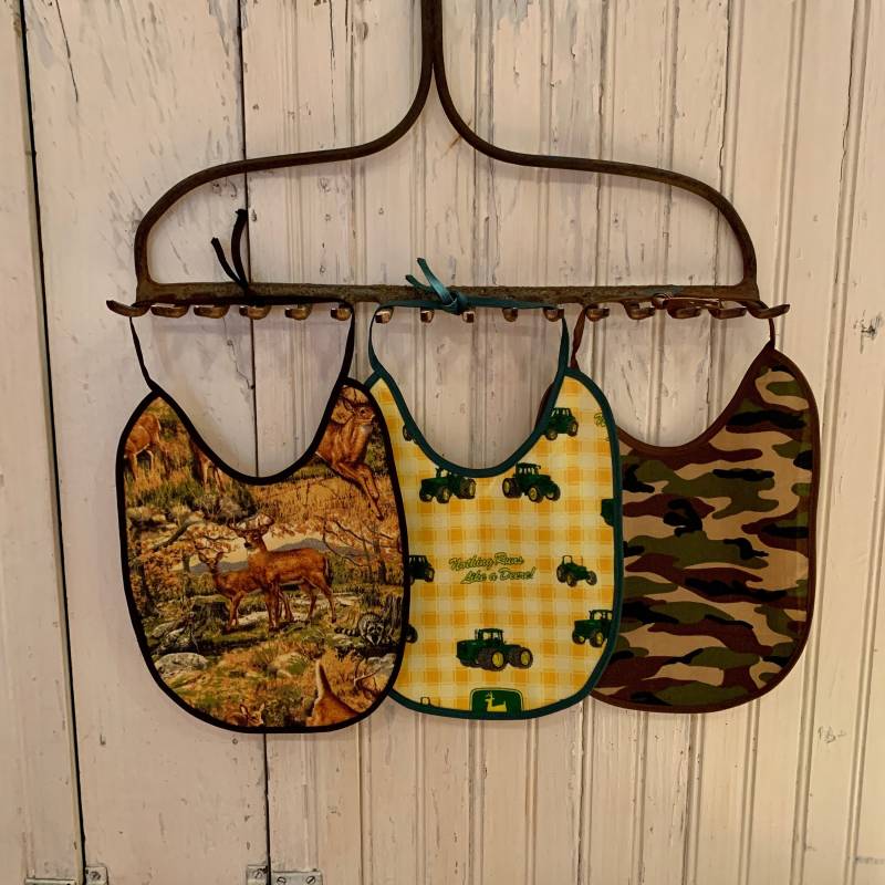 Baby-, Kleinkind-Lätzchen-Set Von 3, Deer, John Deere & Camo Print Handgemacht, Tie Back, Baumwolle Mit Wasserdichter Rückseite, Tolles Neues Baby von DaughteroftheCharm