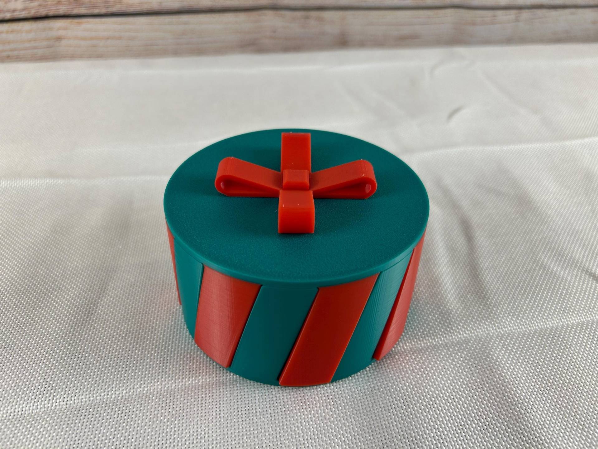 Geschenkbox Rund Geschenkverpackung Weihnachtsdesign Geschenkidee, Nachhaltig, Wiederverwendbar - Aufbewahrungsbox Dm 100x50mm von DecorateDifferently