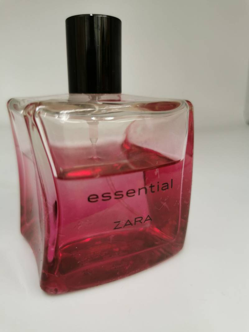 Zara Essential Eau De Toilette Natural Spray 100 Ml Gebraucht Verpackung Nicht Vorhanden, Füllstand Ca 60 % von Dekofisch