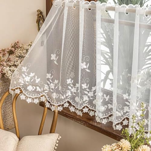 Devola Elegante Scheibengardine mit Blumenstickerei Kurzgardine Transparent Bistrogardine Romantisch Kleine Fenstergardinen Fertiggardinen Dekoration HxB 45x120m Weiß 1 Stück Devola Elegante Scheibengardine mit Blumenstickerei Kurzgardine Transparent Bistrogardine Romantisch Kleine Fenstergardinen Fertiggardinen Dekoration HxB 45x120m Weiß 1 Stück von Devola