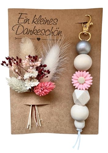 Dinala Kleines Dankeschön - liebevolle danke Karte - mit echtem Trockenblumenstrauß und Holzperlen Schlüsselanhänger - kleines Dankeschön Geschenk das Eindruck hinterlässt (Blume Vintage rosa) von Dinala