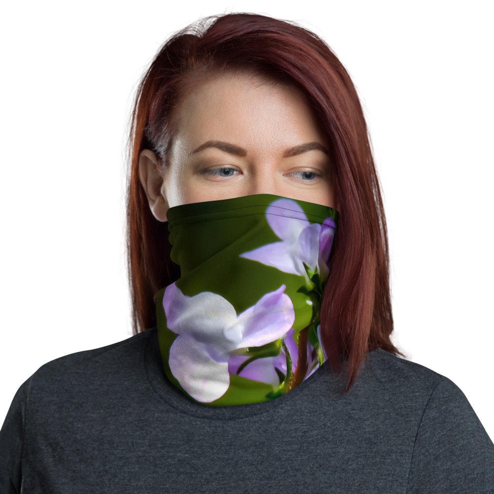 Halstuch, Gesichtsmasken, Stirnbänder, Halswärmer, Bandana, Floral, Einzigartiges Design, Armband, Lila Blumen von DistortedRainbowsArt