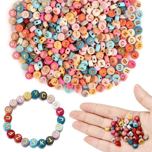 Dokeno 500 Stück Buchstabenperlen Zum Auffädeln Bunte A-Z Buchstabenperlen 7 mm Acrylperlen Perlen Buchstaben Perlen für Armbänder Buchstaben Spacer Perlen für DIY Halskette Armband Schlüsselbund von Dokeno