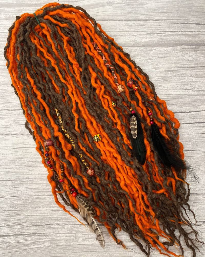 Orange-Braune Wollnadeln Mit Accessoires von DreadsByBarrietta