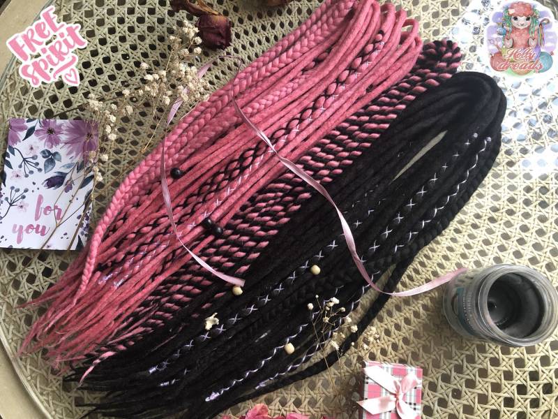 Wolle Doppelte Einseitige Dreadlocks + Zöpfe Twists Farben Pink Schwarz Merino von DreadsByHolly