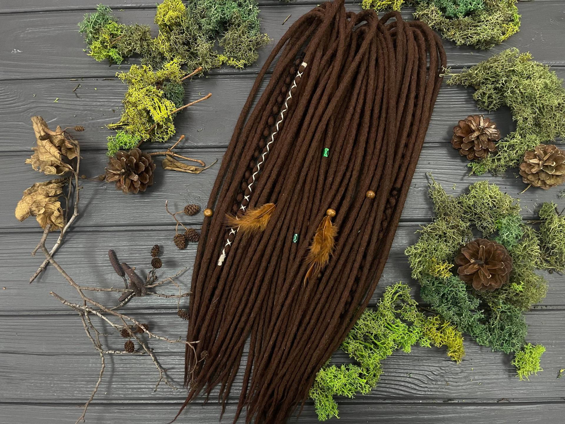 Doppelendige Dreads Aus Brauner Wolle Mit Kostenlosen Akzenten Im Boho-stil Holzperlen Umwickelt von DreadsForest