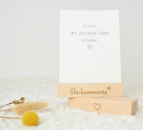 Kartenhalter Holz 2er Set, Glücksmomente & Herz – Postkartenständer mit Gravur, Tisch Deko klein, Tischkartenhalter für Hochzeit, Fotohalter Spruch, Foto Geschenk Geburtstag, Frauen, Beste Freundin von DwieDeko