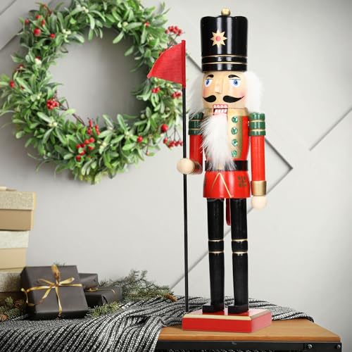 ECD Germany Nussknacker Figur Soldat 25cm mit schwarzer Hut, Fahne, aus Holz, Unikat, handbemalt, Weihnachten Holzfigur Puppet Marionette Ornament Traditioneller Nussbrecher Weihnachtsdeko Deko Statue von ECD Germany