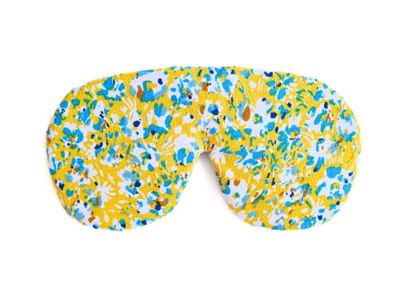 Luxuriöse Augen Schlafmaske, Scrunchie, Und Augenkissen Set/Summer Sunshine Gelbes Blumenmuster Für Better Schlaf Augenmaske Haargummi von EVESAdesign