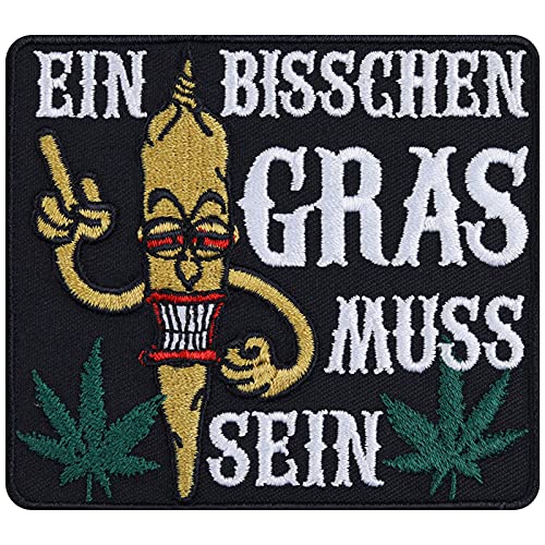 Hanfblatt Aufnäher zum annähen/aufbügeln "Ein bisschen Gras muss sein" Rastafari Aufbügler Reggae Patch Jeans Flicken/Bügelbild Cannabis Sticker Hippie Applikation für alle Stoffe | 90x80mm von EXPRESS-STICKEREI