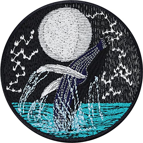 SAVE THE OCEAN Premium Blauwal Aufnäher Whale Sticker Blauwal im Mondlicht Bügelbild Astrologie Patch zum annähen/aufbügeln | Weltmeere im Vollmond Applikation | 80x80mm von EXPRESS-STICKEREI