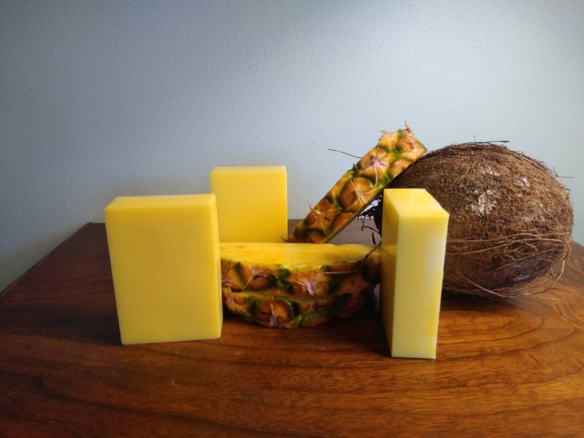 Ananas Kokosnuss Seife von EarthtonesoapsCrafts