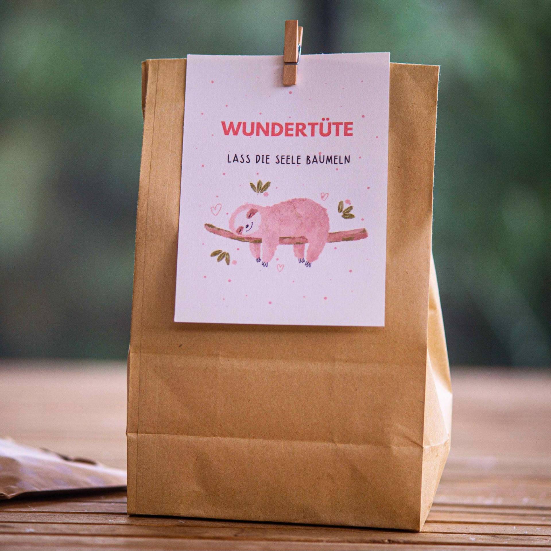 Wundertüte „Lass Die Seele Baumeln" - Wellness Geschenk Für Frauen, Kleine Auszeit Mit Badebombe, Tee & Mehr, Kleine Pause in Der Tüte von EinzelstueckimGlueck