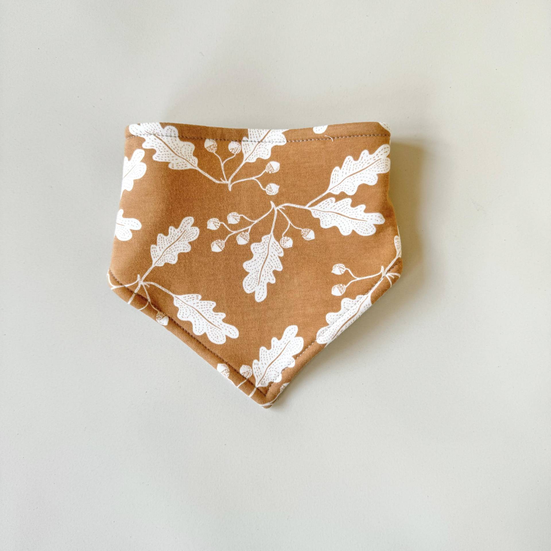 Eichel Baby Halstuch Bib. Braun Unisex Bandana Lätzchen, Handgefertigt in Großbritannien, Beißring Geschenk Für von EmmaNealeHandmade