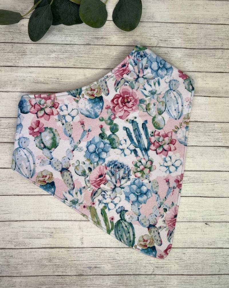 Boho Pink Cacti Wasserdicht Bandana Lätzchen Big Girl Kaktus Blumen Teen Reversible Besondere Bedürfnisse Erwachsene von EspeciallyUniqueInc