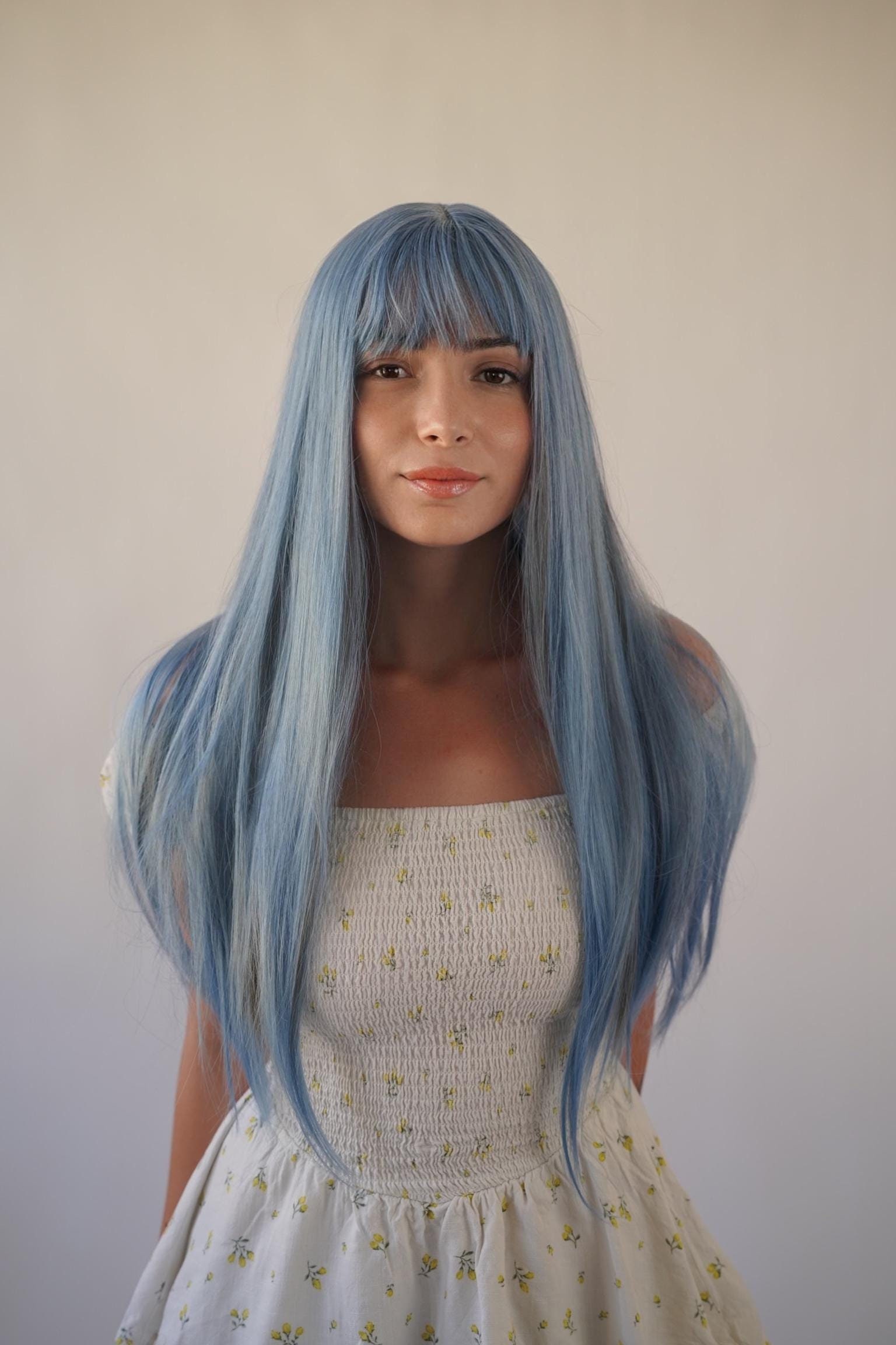 Ash Blue Ombre Wavy Perücke Lange Gewellte Mit Pony Cosplay von Evanesswigs