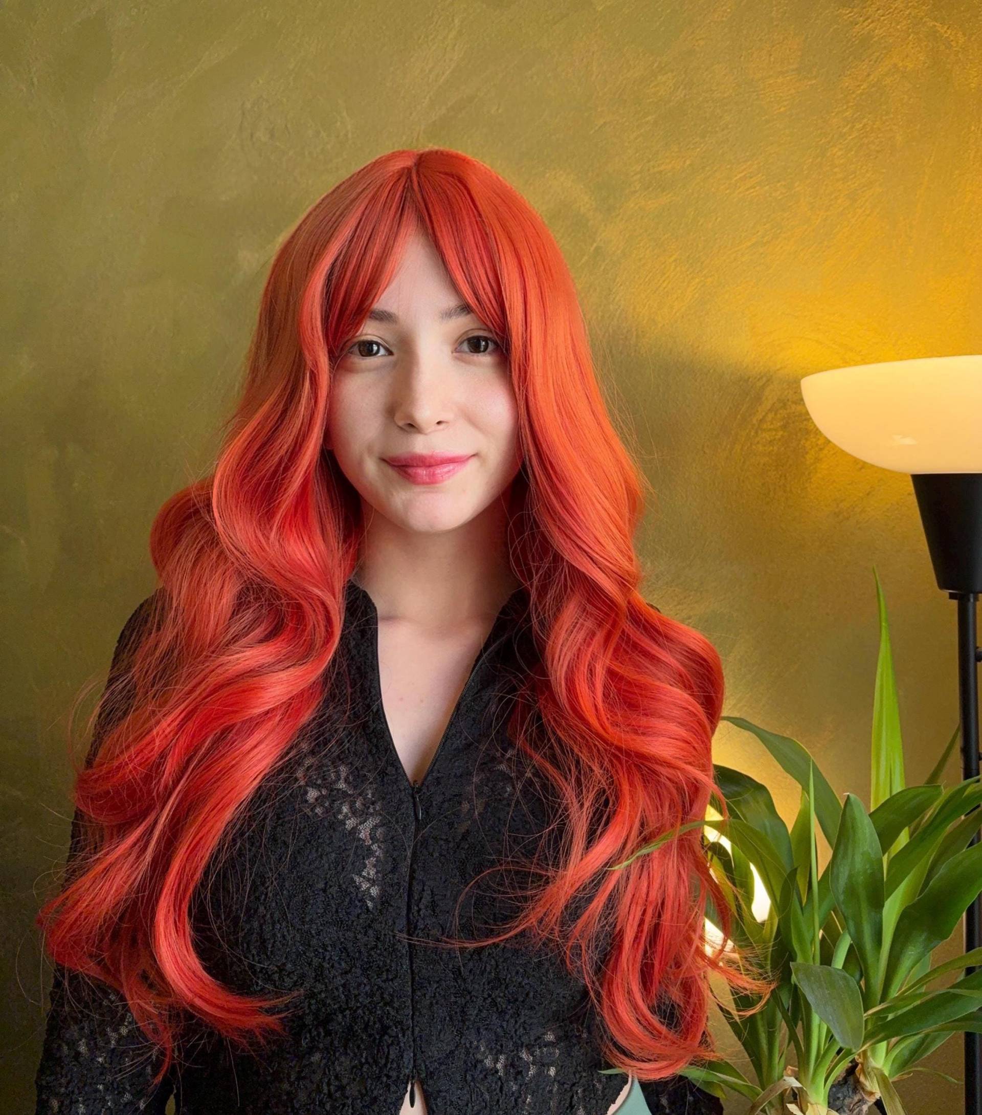 Ginger Red Perücke Mit Ponys Helle Kupfer-Rot-Orange Körperwelle Locken | Jessica Rabbit Cosplay Rote Lange Perücken Für Frauen Film Charakter von Evanesswigs