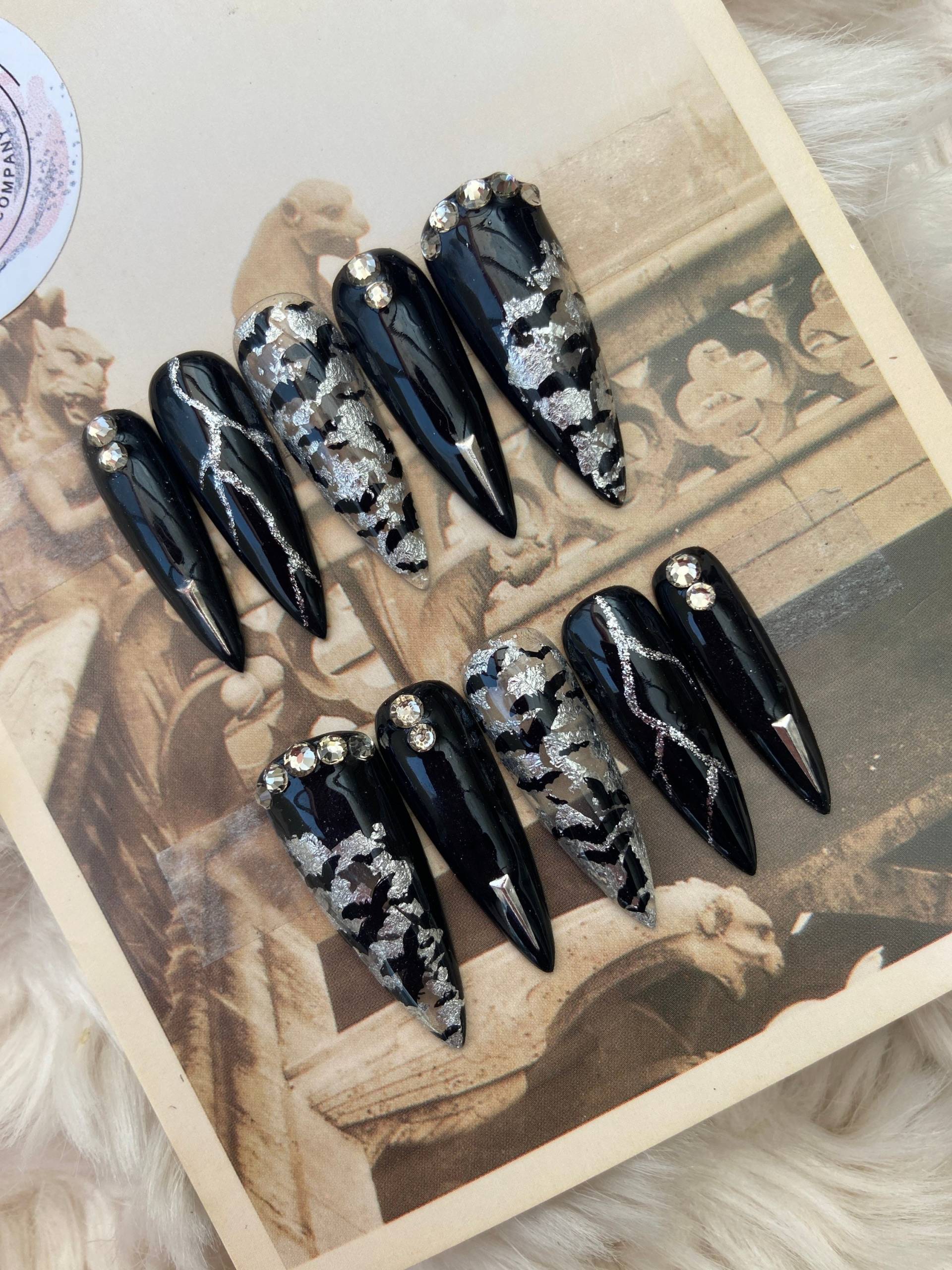 Black Bat Press On Nägel Mit Swarovski Kristallen | Fake Falsche Gothic Presse Halloween von Fairydustnailcompany