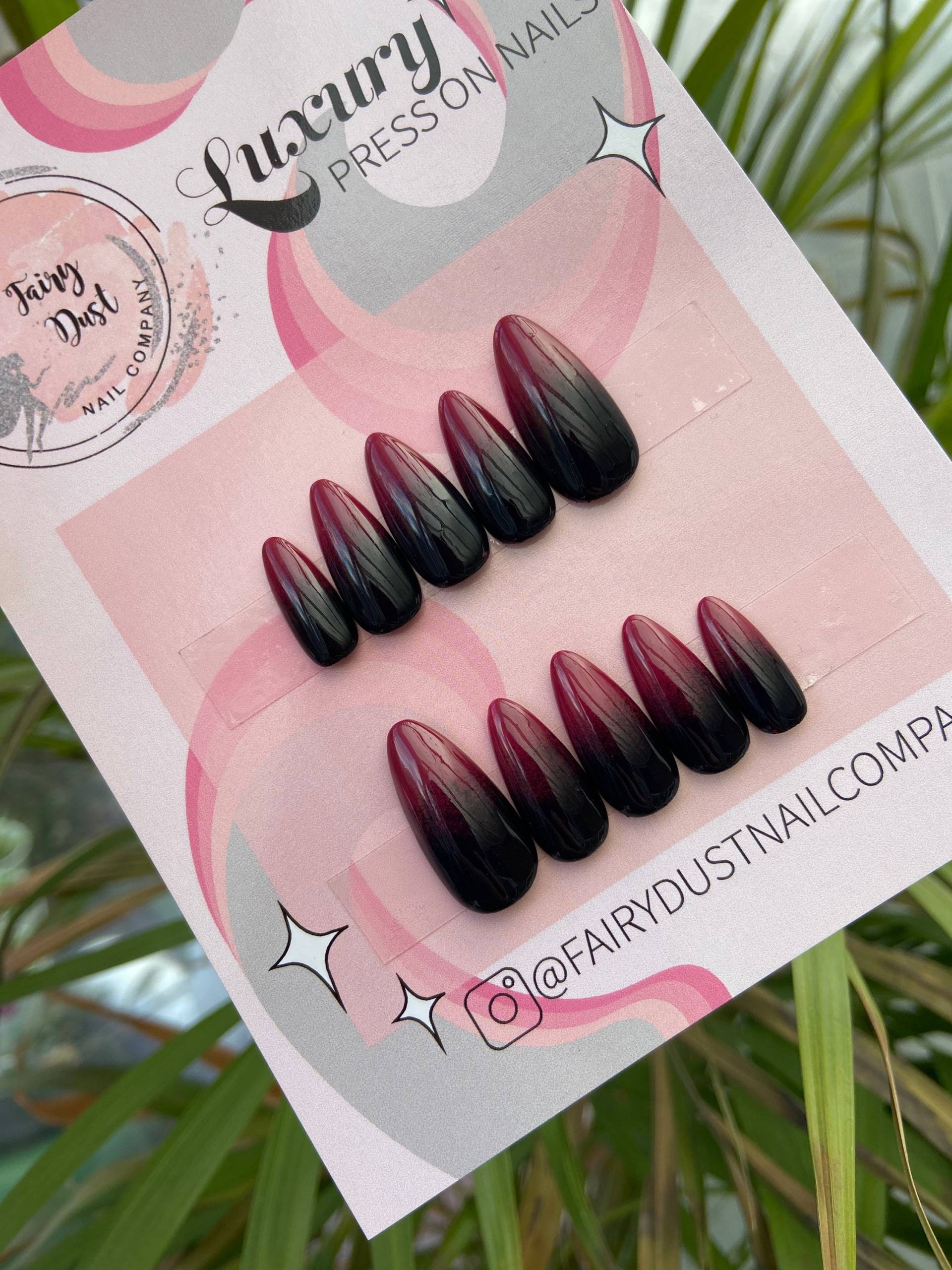 Dunkelrotes Und Schwarzes Ombré Drücken Sie Auf Die Nägel | Künstliche Falsch Halloween Kleben von Fairydustnailcompany