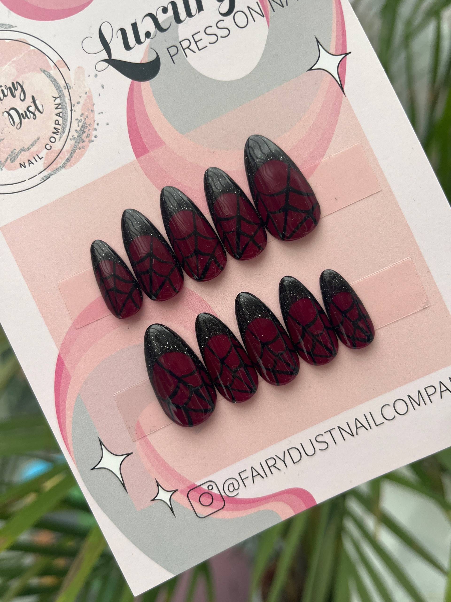 Dunkelrotes Und Schwarzes Spinnennetz Lichtreflektierende French Manicure Press On Nails | Gothic Nägel Nägel Kleben Auf Halloweens von Fairydustnailcompany