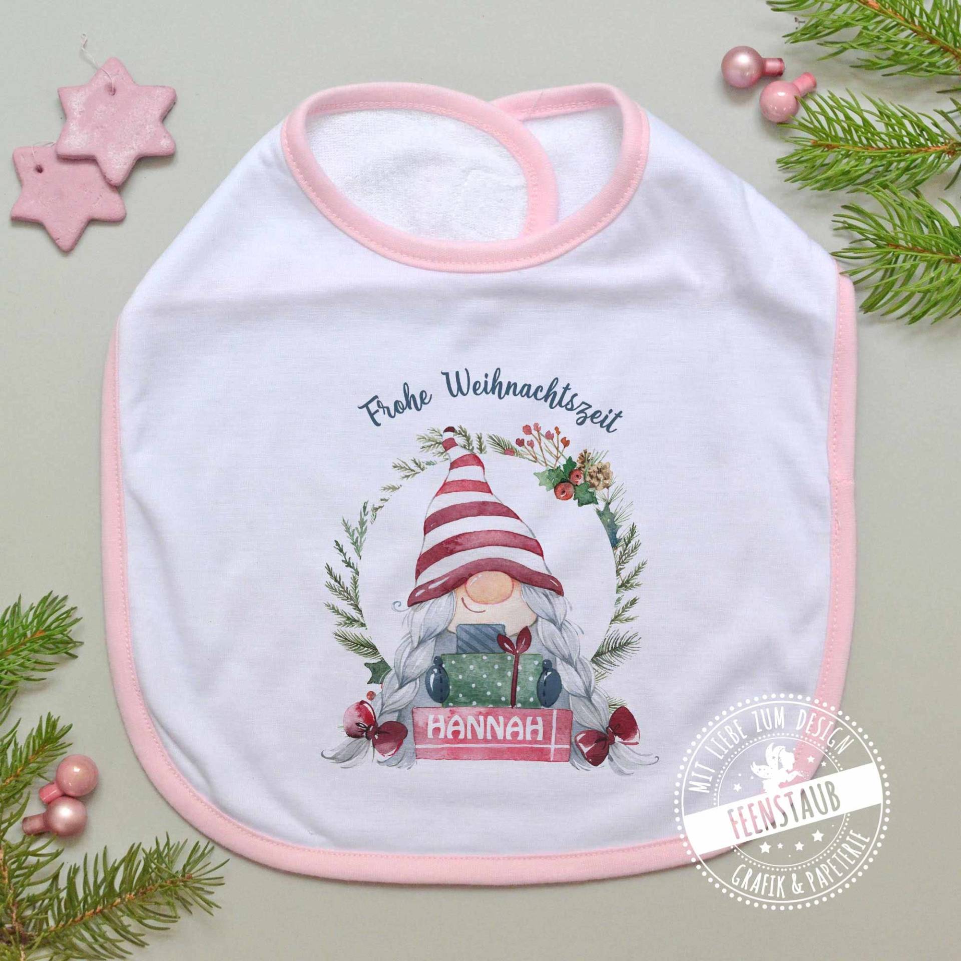 Weihnachten Baby-Lätzchen Personalisiert Mit Namen Und Weihnachtsgnom Weihnachtszwerg Mädchen, Erstes Weihnachtsfest, Geschenk Zum Nikolaus von FeenstaubHandmade