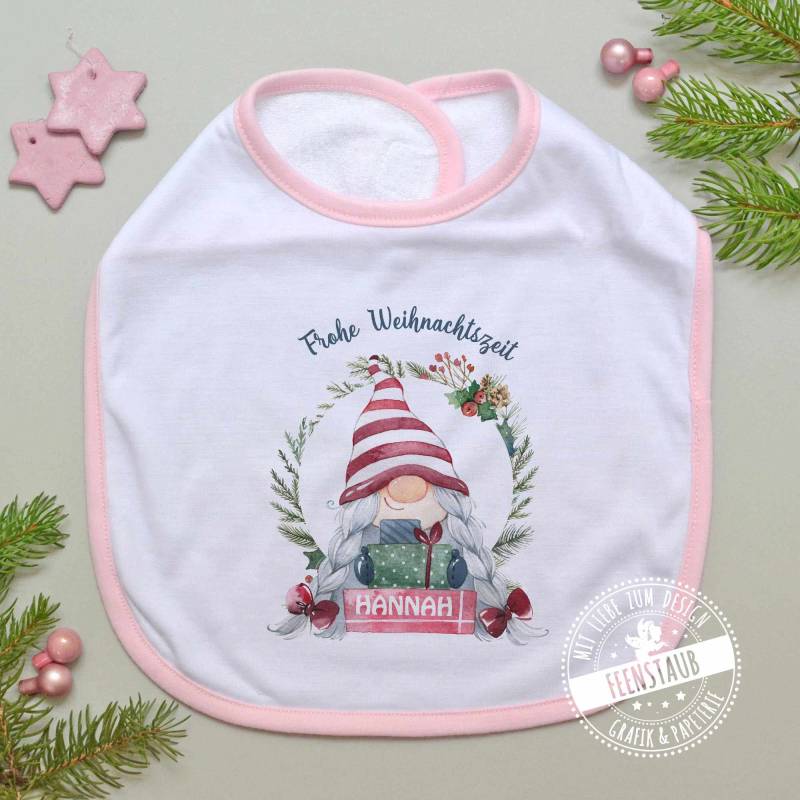 Weihnachten Baby-Lätzchen Personalisiert Mit Namen Und Weihnachtsgnom Weihnachtszwerg Mädchen, Erstes Weihnachtsfest, Geschenk Zum Nikolaus von FeenstaubHandmade