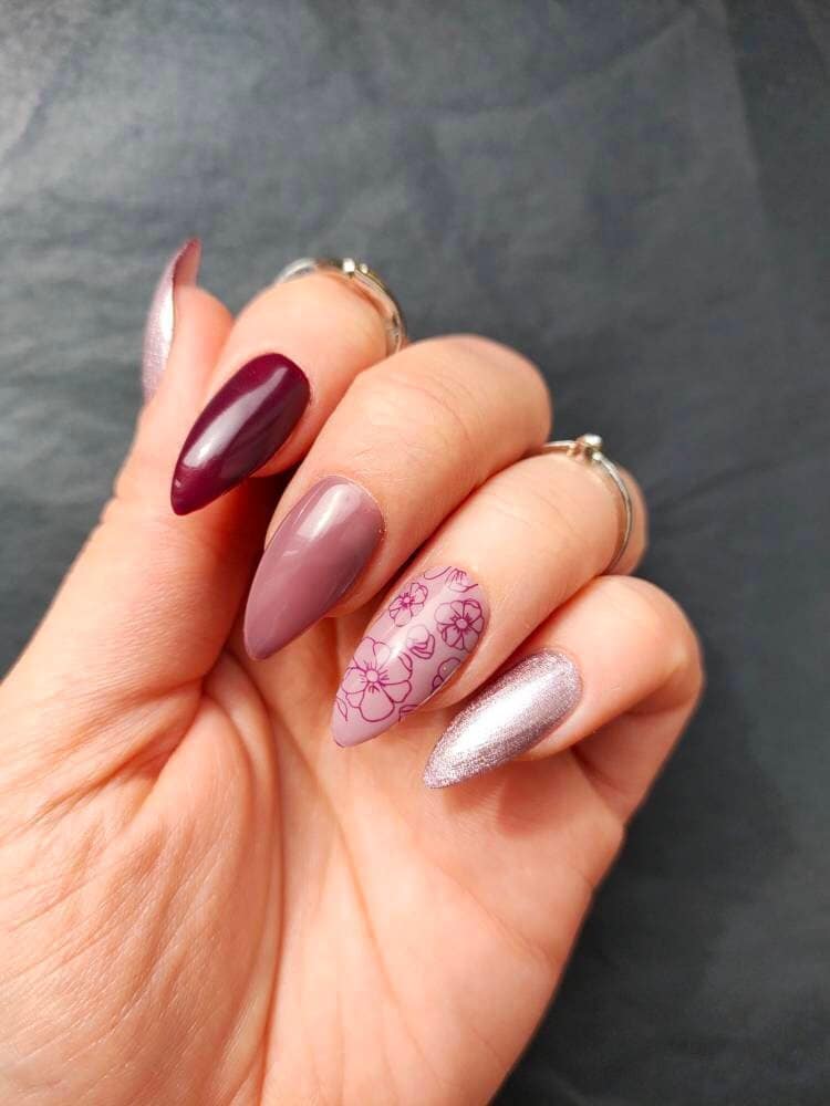 Purple Blossom Nägel Anpressen von FejkiNails