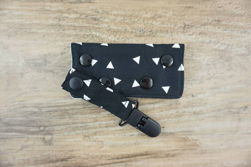 Tube-Clips & Port-Cover Enterale Ernährung Triangle Schwarz von FeludaraDesign