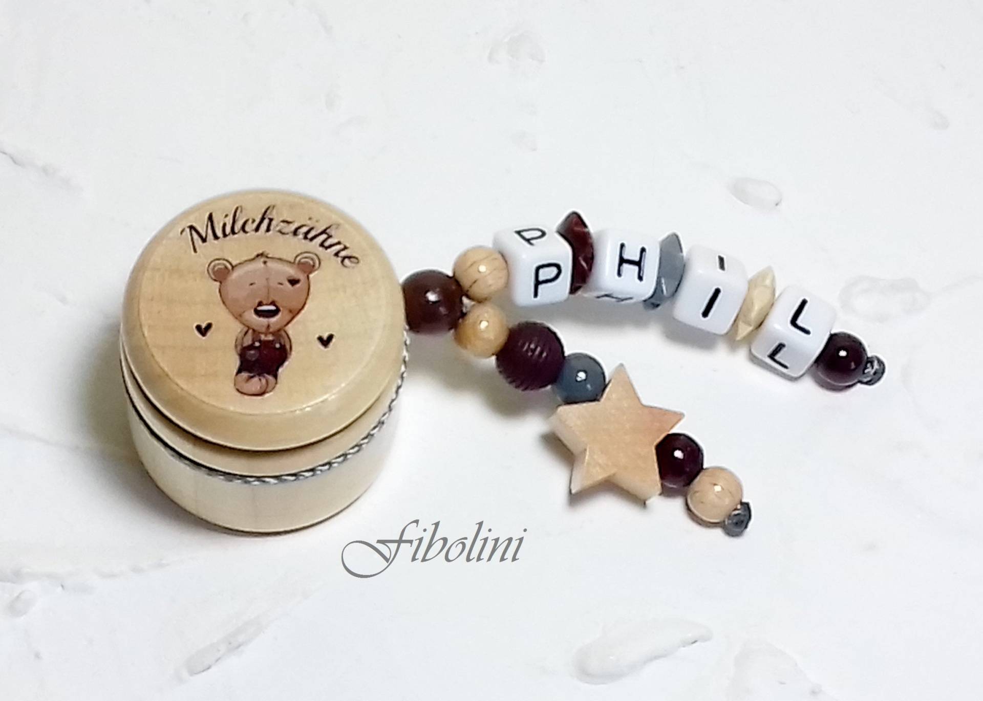 Milchzahndose "Bear". Beige Braun Grau Stern Aufbewahrung Schulstart Zuckertüte Kindergeburtstag Kindergarten Handmade Zahn Holz Freunde von Fibolini