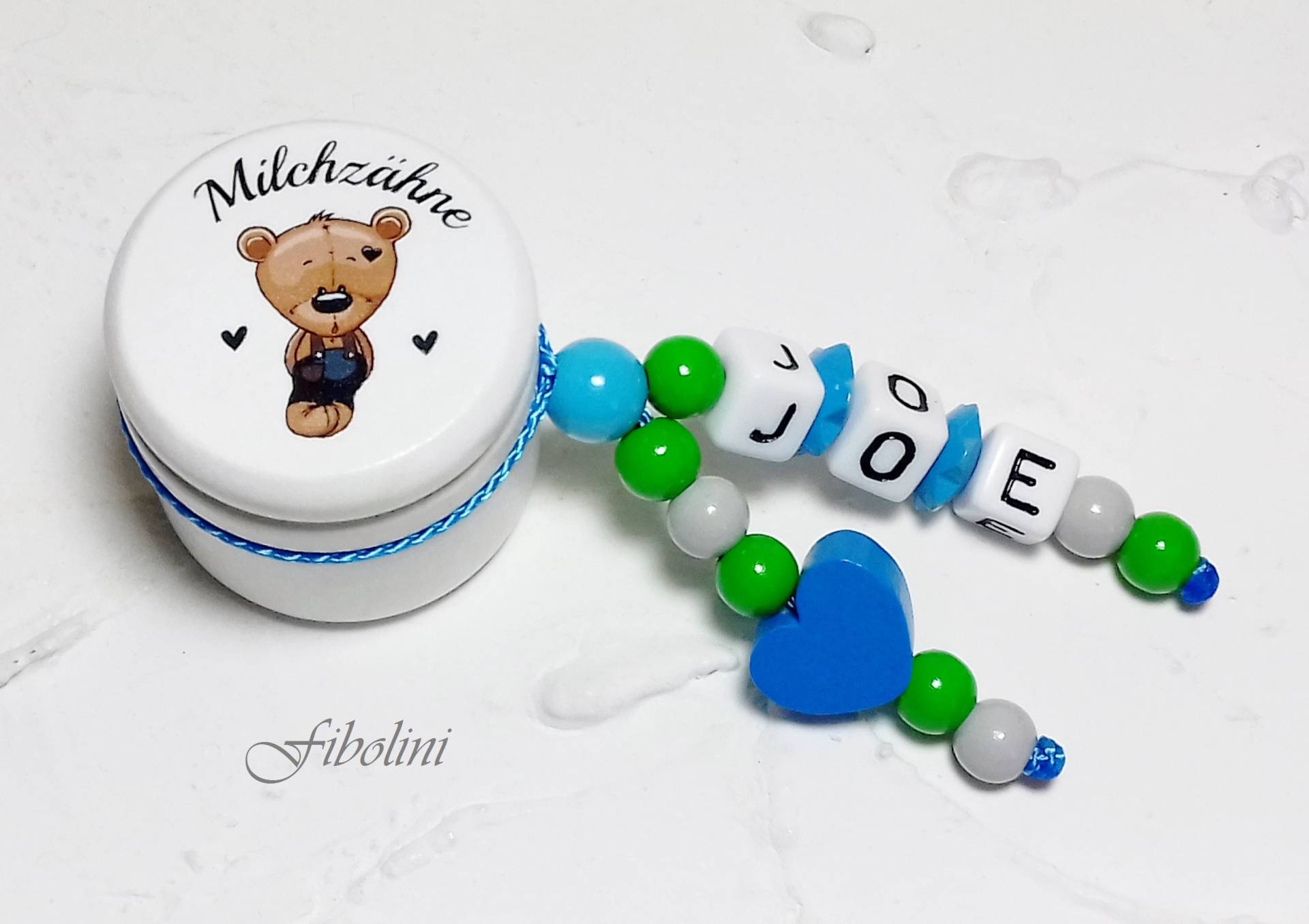 Milchzahndose "Herzbubi". Blau, Grün, Grau, Milchzahndöschen, Kleines Geschenk Für Kinder, Holzdose Milchzähne, Personalisiert, Namen von Fibolini