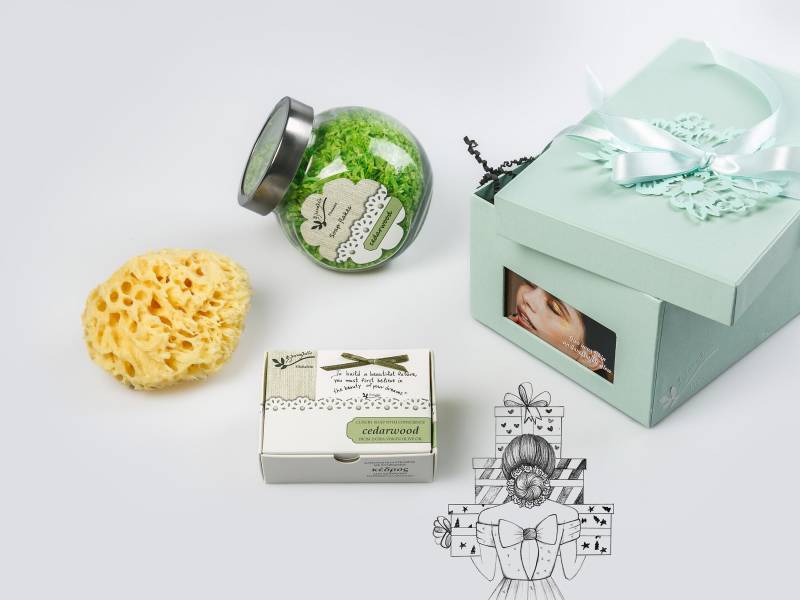 Zedernholz Luxus Verwöhn Geschenk Box, Geburtstagsgeschenk Für Sie, Umarmung in Einer Self Care Paket, Mutter Geschenk, Thinking Of You Danke von FilokaleinSkin