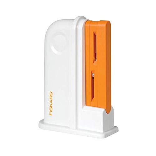 Fiskars Universal Scherenschärfer, Für Rechts- und Linkshänderscheren, Keramik-Schleifköpfe/Kunststoff-Gehäuse, Weiß/Orange, 1020499 von Fiskars