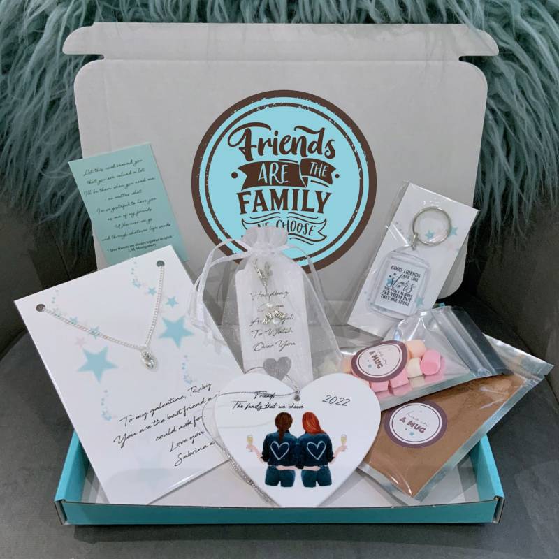 Personalisierte Galentines Geschenk Für Sie Freundschaft Box Arbeit Freund Geburtstag Denken An Sie Weihnachten Besties Self Care Geschenkbox von FizzyStrawberryGifts