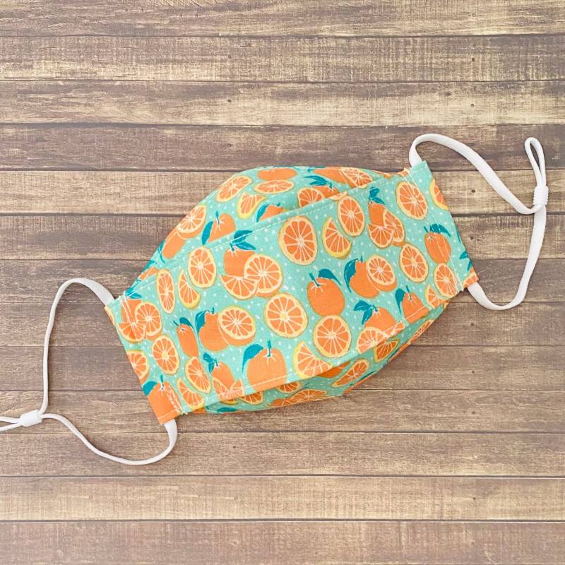 Mint Orangen Print Baumwolle 3-D Maske von Floralandleaves