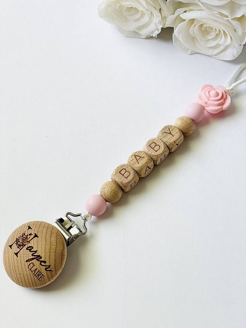 Schnullerclip Aus Holz | Personalisierter Neues Baby Mädchen Geschenk Shower von ForeverPersonalized0