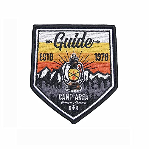 Stoff-Abzeichen Guide Camp Area Hiking and Camping 8,3 x 7,5 cm Wandern Camping Führer von Fosco Industries