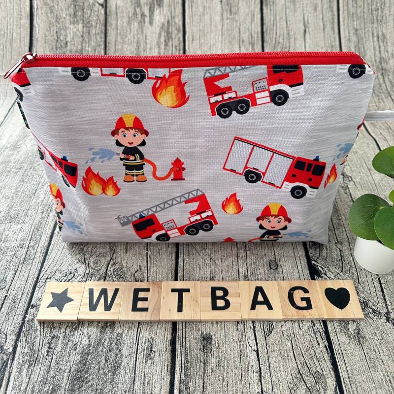 Wetbag Nasstasche Waschtasche Wechseltasche Wickeltasche Wechselkleidung Badetasche Schwimmtasche Kindergartenkind Kita Namensfeld Feuerwehr von FoxFrogShop