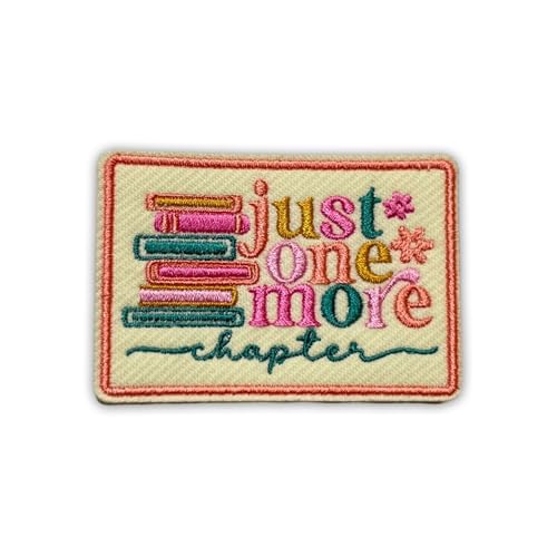 Just One More Chapter Patch 7,6 cm Buchliebhaber Leser Geschenke Lesen Buchish Bügeln/Aufnähen Stickerei Stoff Applikation Patches für Trucker Hüte Kleidung Rucksack DIY Zubehör Freunde Mutter von GELATUDU