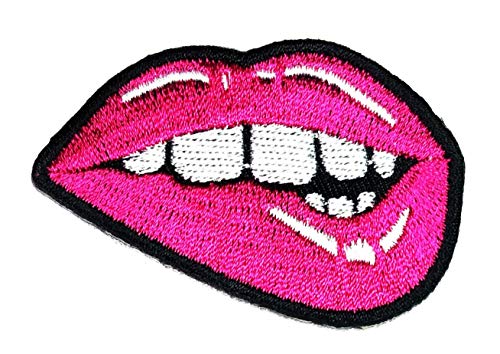 Aufnäher mit Aufschrift "Bite me Lips Mouth Kiss Sexy Pink Lipstick Patch Stickerei, zum Aufbügeln oder Aufnähen, Logo, Jacke, Polo, T-Shirt, Mütze, Rucksäcke, Aufnähen. von GS912 Fantasy cartoon Patch