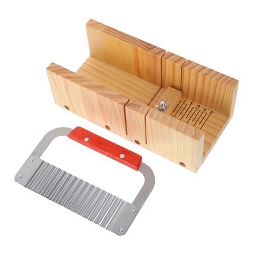 Gadpiparty Holz Seifenschneider mit Ergonomischem Griff und Wellenklinge Präziser Schnittwinkel Glatte Wellenkante Teiliges für Handgemachte Seifenherstellung und DIY Seifenformen Gadpiparty Holz Seifenschneider mit Ergonomischem Griff und Wellenklinge Präziser Schnittwinkel Glatte Wellenkante Teiliges für Handgemachte Seifenherstellung und DIY Seifenformen von Gadpiparty